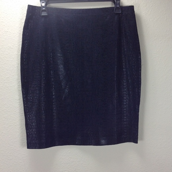 Karen Kane Black Stretch Snakeskin Print Skirt - Picture 2 of 5